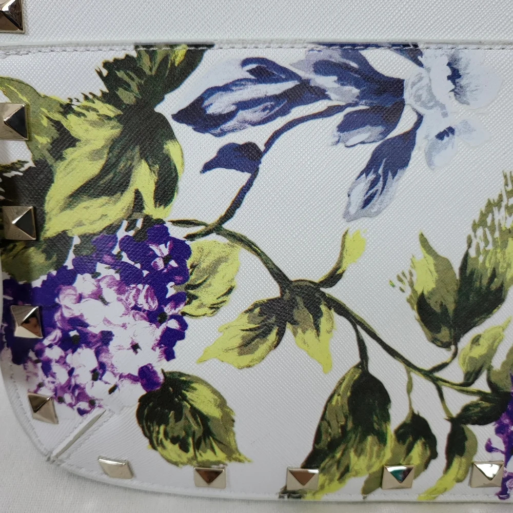 White House Black Market White Purple Hydrangea‎ Studded Wristlet Clutch New - Picture 5 of 10